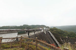 東荒川ダム右岸園地