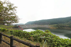 寺山ダム湖