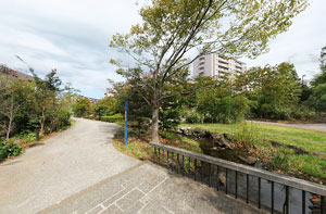 お月見公園近く
