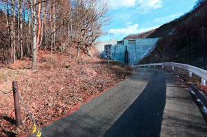 余地ダム下から