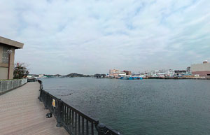 ヴェルニー公園いこいの広場