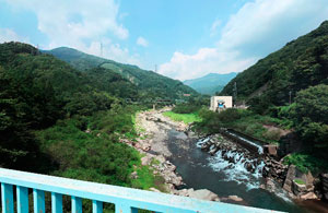 わたらせ渓谷鐵道と沢入発電所