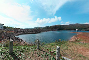 玉原ダム左岸園地