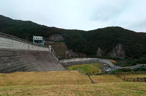 大川ダム中腹