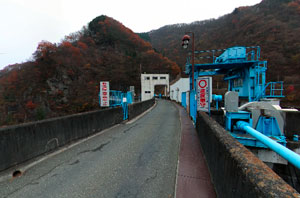 二瀬ダム天端