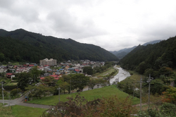 名栗川